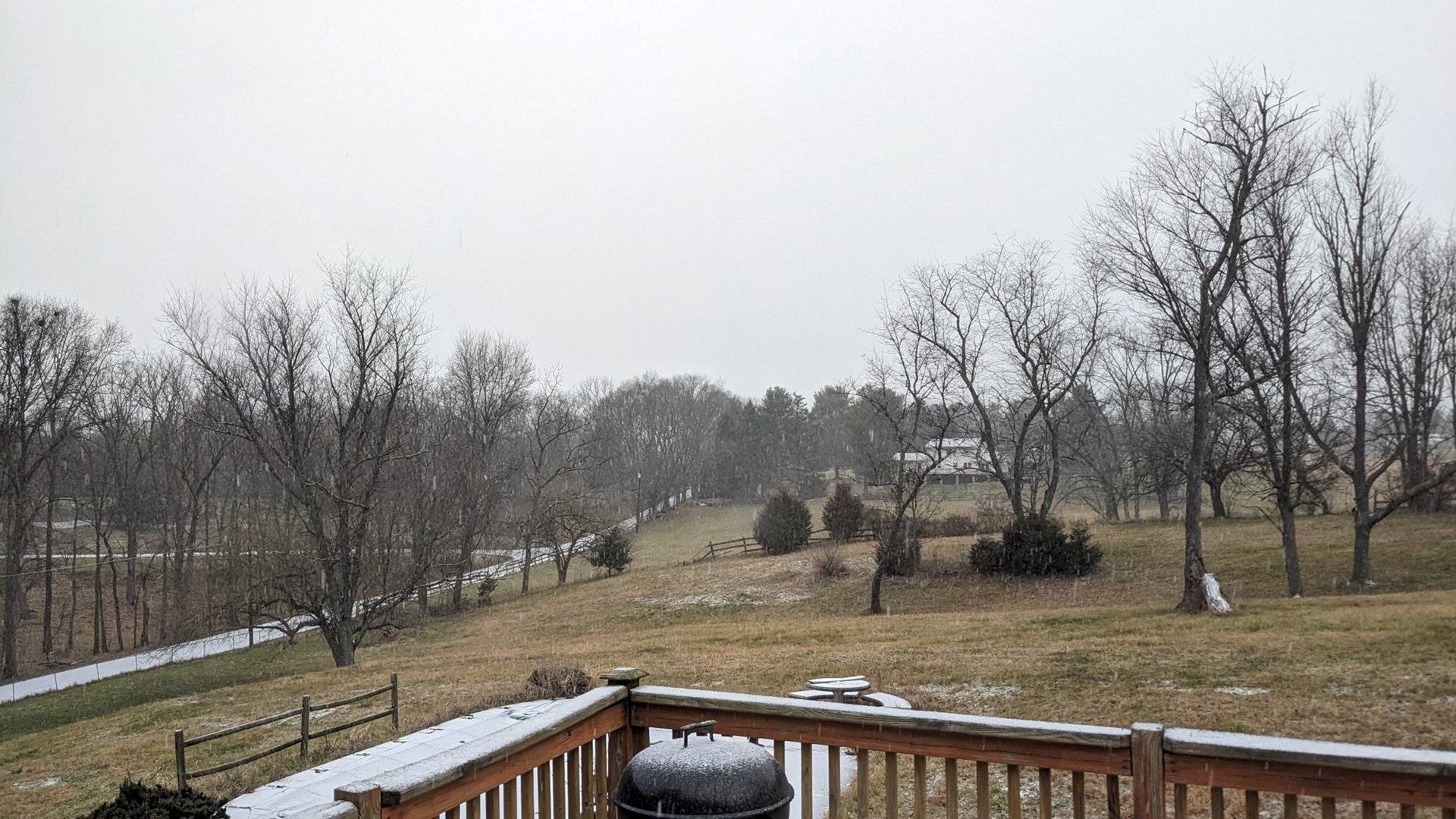 Snow Falling In Charles Town West Virginia Wusa9 snow-falling-in-charles-town-west-virginia-wusa9