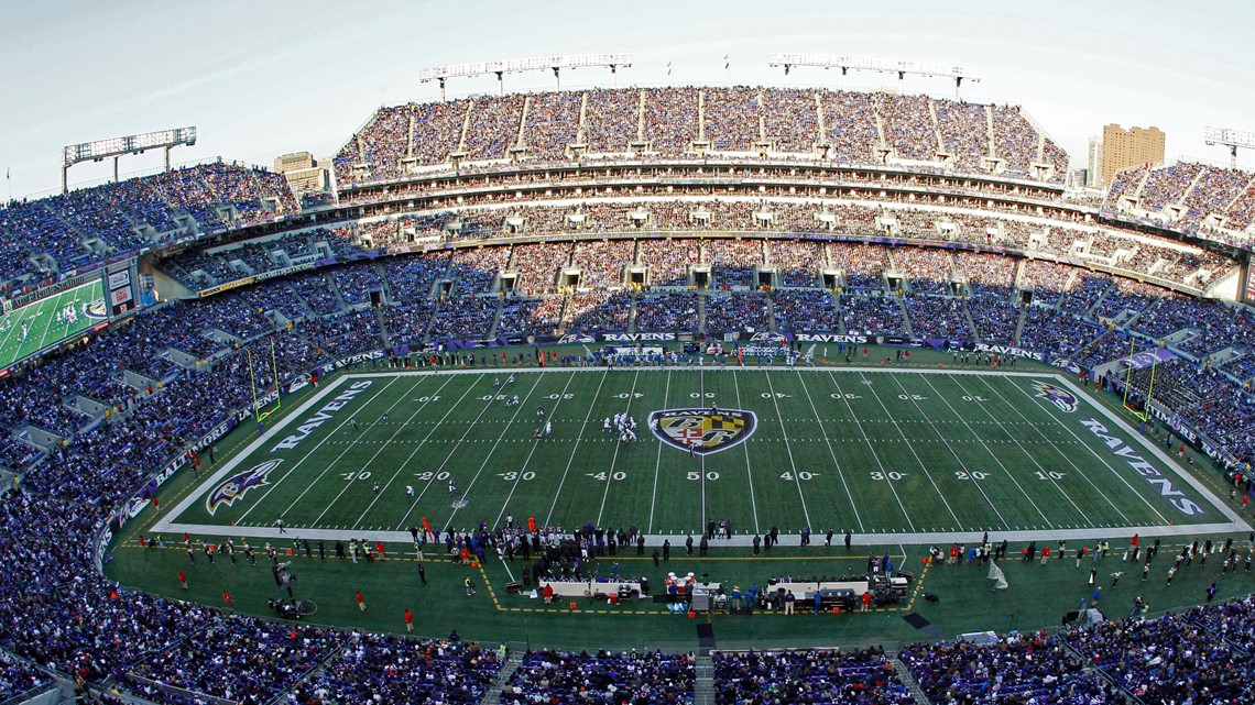 Fan collapses and dies at Ravens playoff game