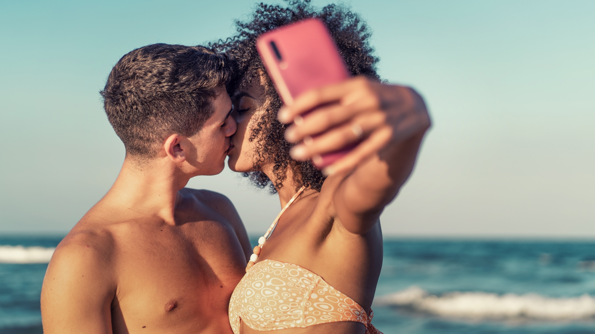 Marissa George from Netflix’s Love is Blind shares her top tips for finding summer love.