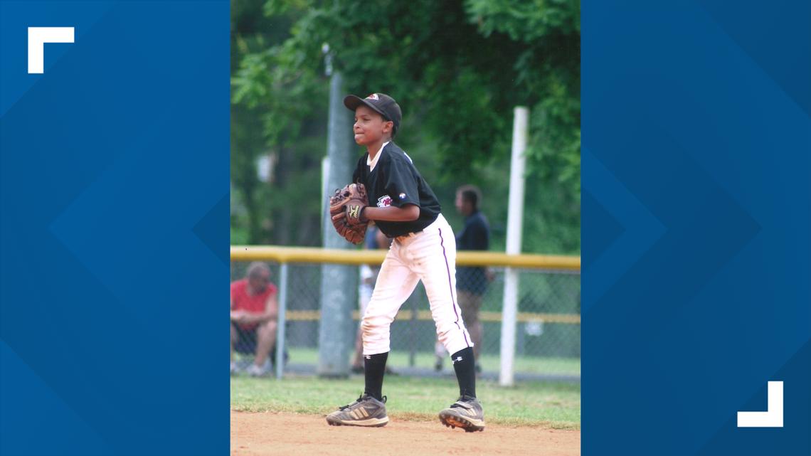 Nationals, Phillies players mingle with Little Leaguers