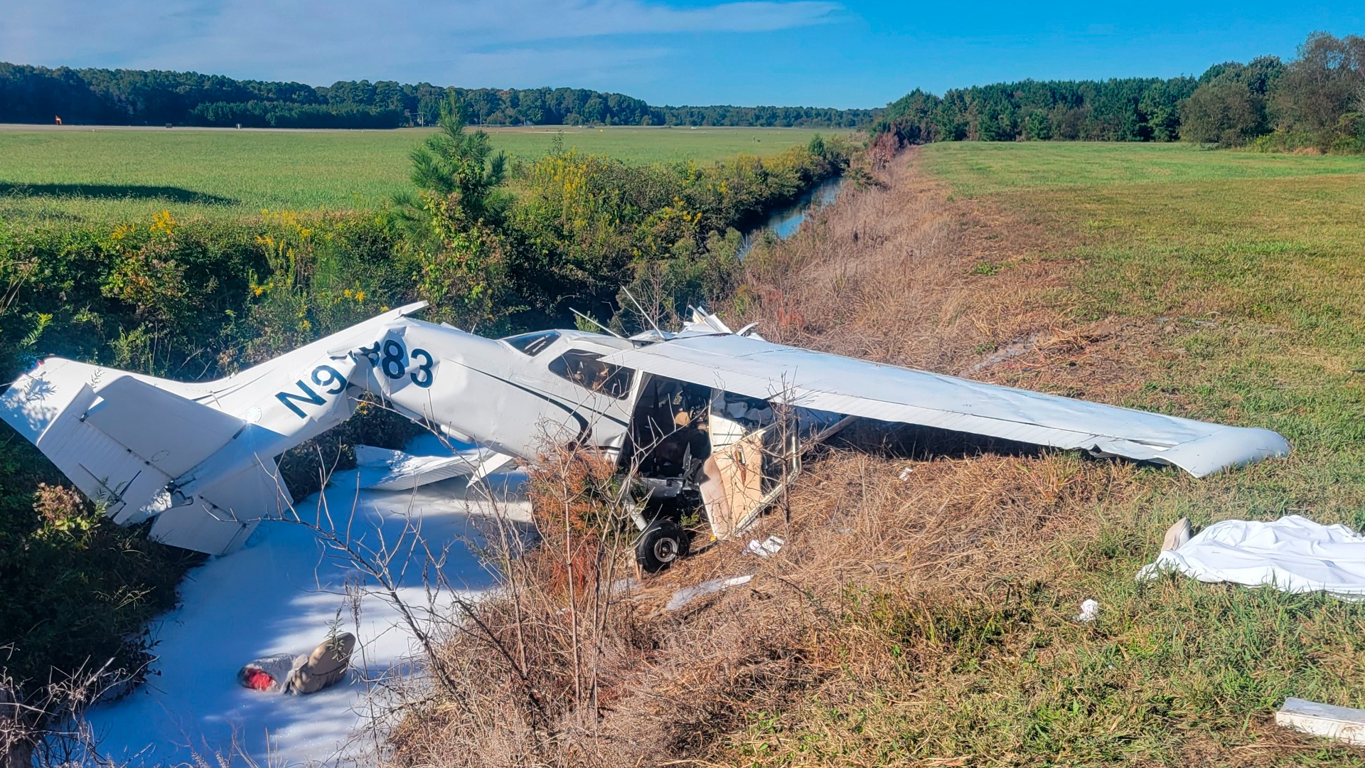 Plane crash kills flight instructor and injures student pilot