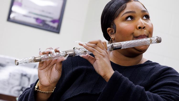 Lizzo plays James Madison's 200-year-old crystal flute