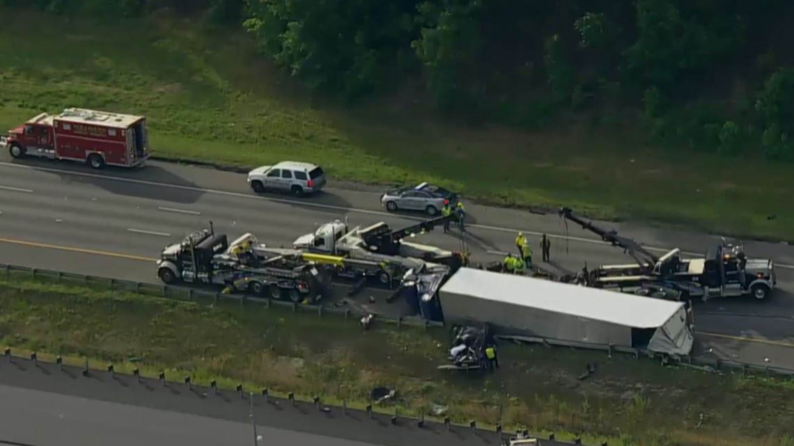 Truck driver charged in deadly crash on I-95 Truck driver charged in deadly crash on I-95