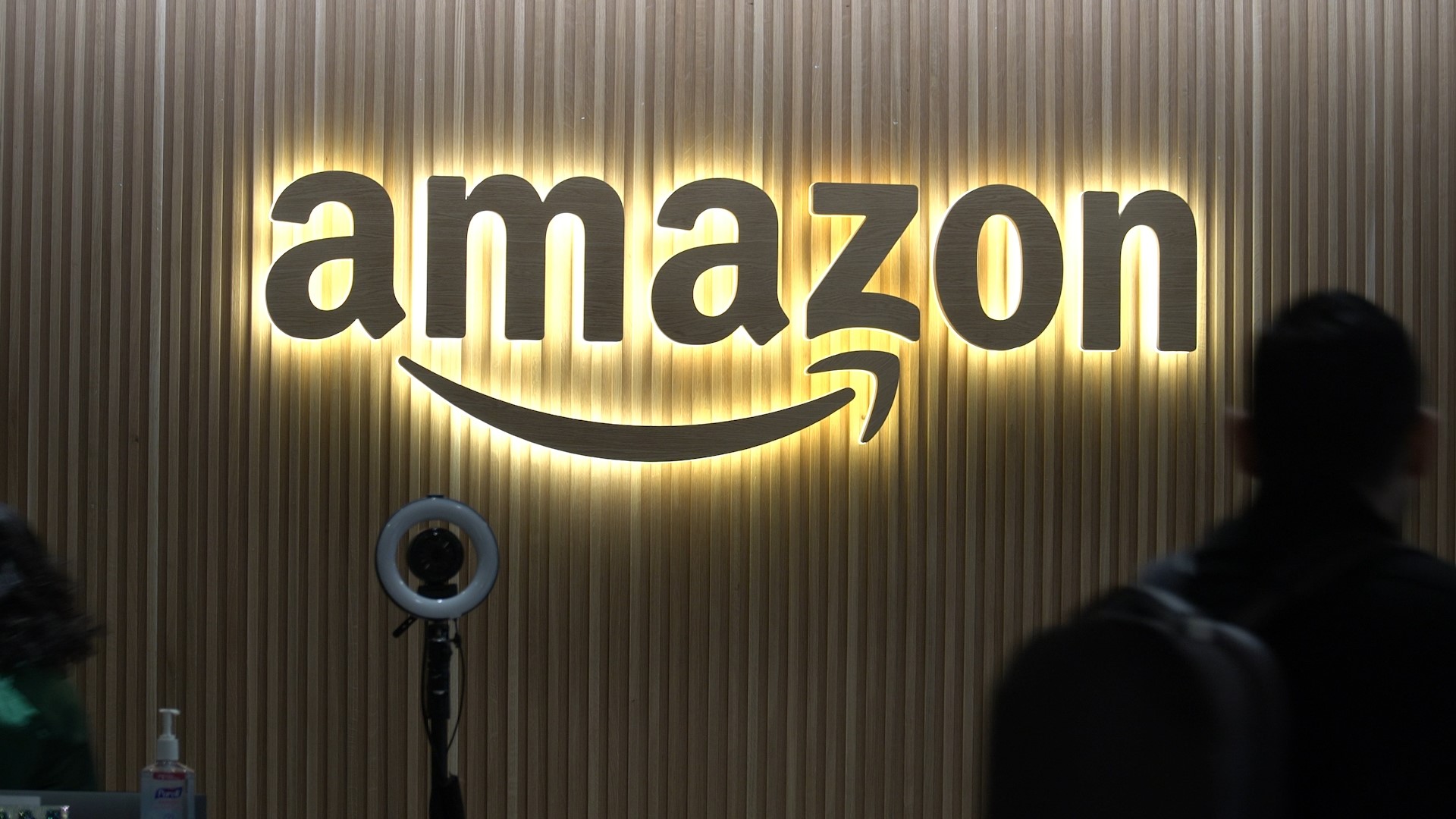 AMAZON RECENTLY ANNOUNCED THAT WORKERS REPORTING TO HEADQUARTERS IN MAJOR CITIES LIKE ARLINGTON, VIRGINIA MUST START COMING INTO THE OFFICE FIVE DAYS A WEEK.