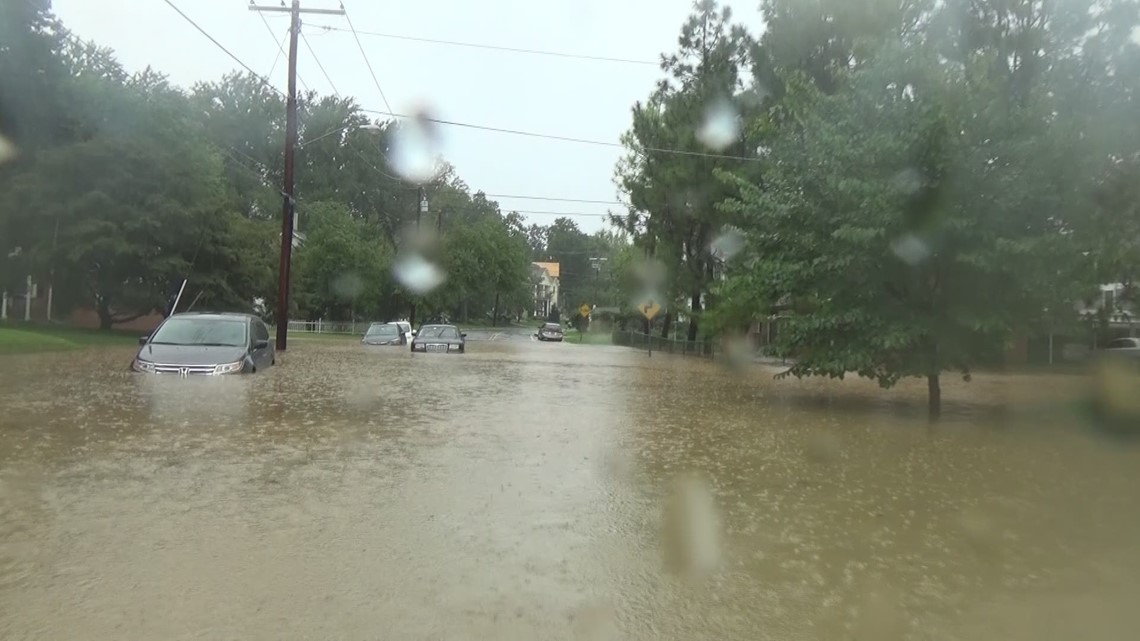 Flash floods trap 2 women in car driving to work | wusa9.com