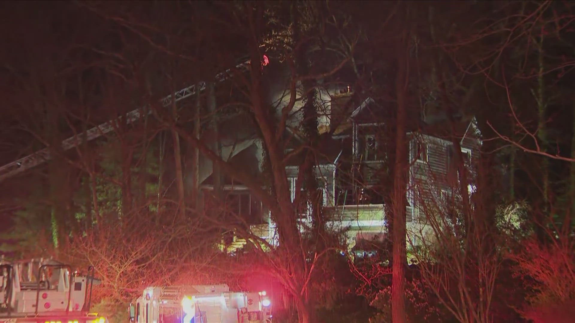 Crews battle 2-alarm house fire in Fairfax County | wusa9.com