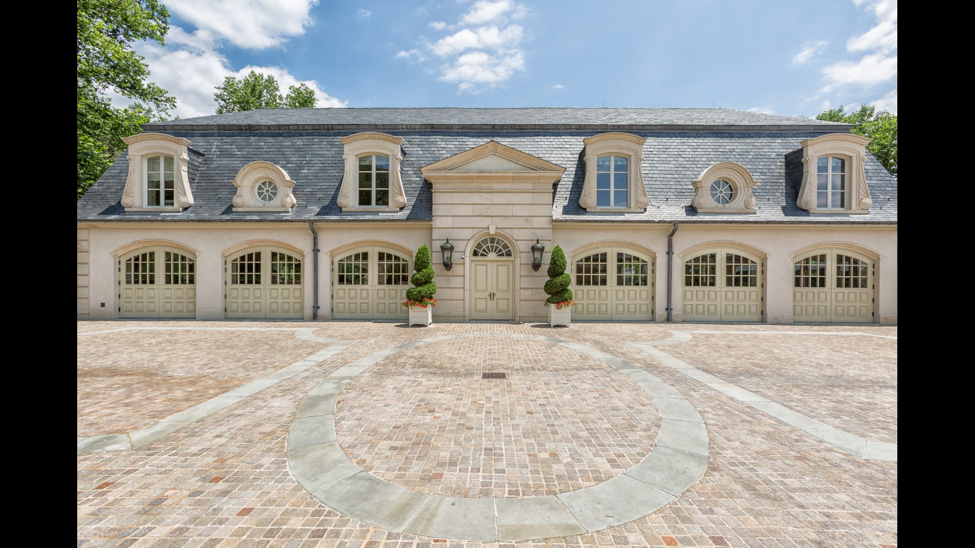 Dan Snyder's Potomac home sees price decrease