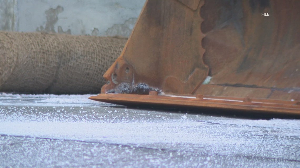 Federal offices to close Monday