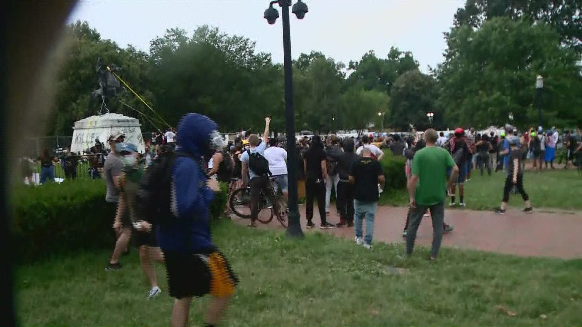 Police responded and quickly started clearing the crowd away from the statue and out of Lafayette Square using a bicycle barricade and deploying pepper spray.