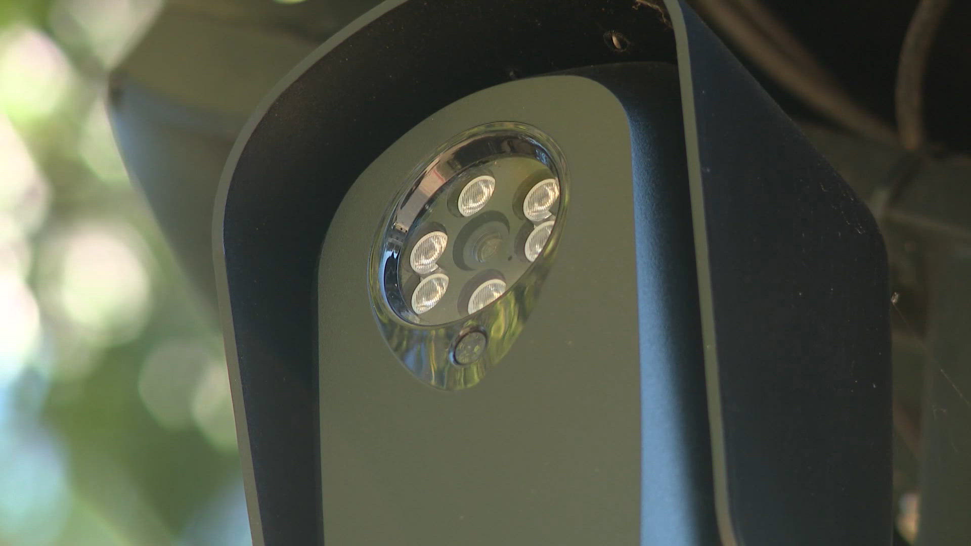 Arlington neighbors push to ban license plate cameras over privacy ...