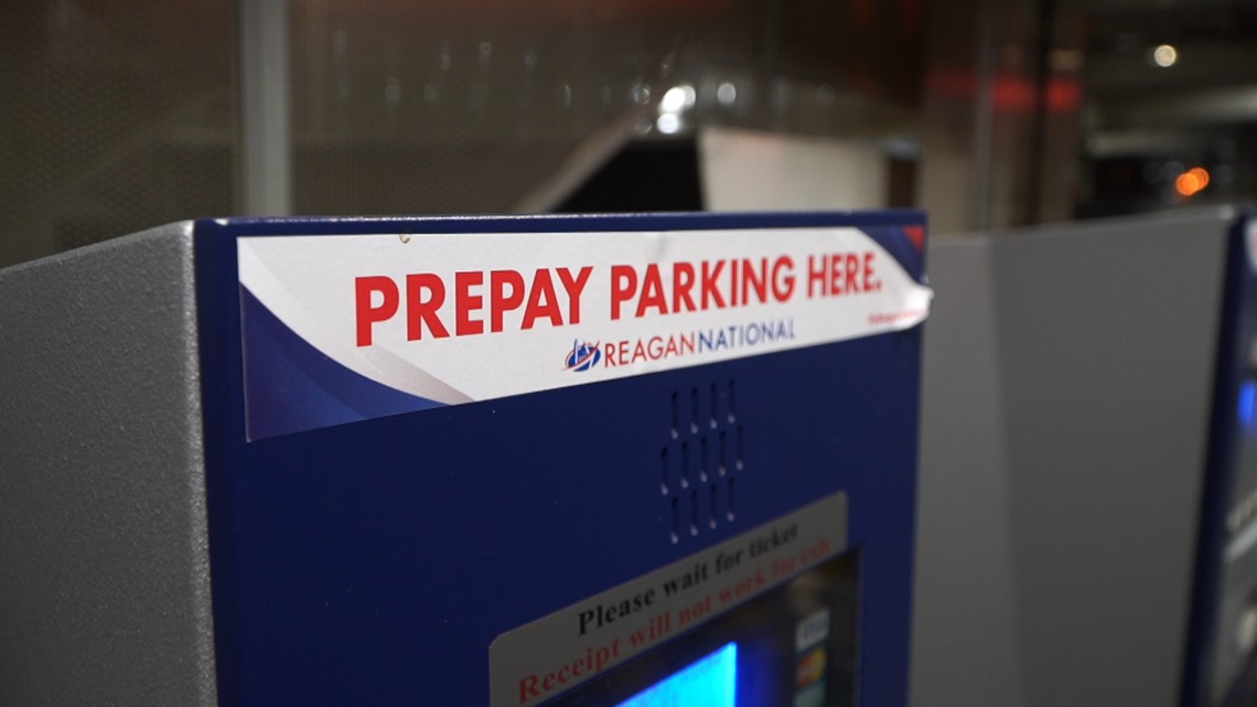 Airport parking garages are filling up ahead of the holiday - Vimarsana News
