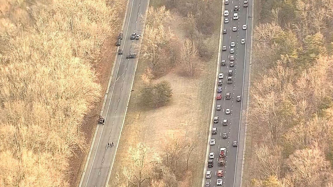 Crash on BW Parkway in Laurel closes Southbound lanes