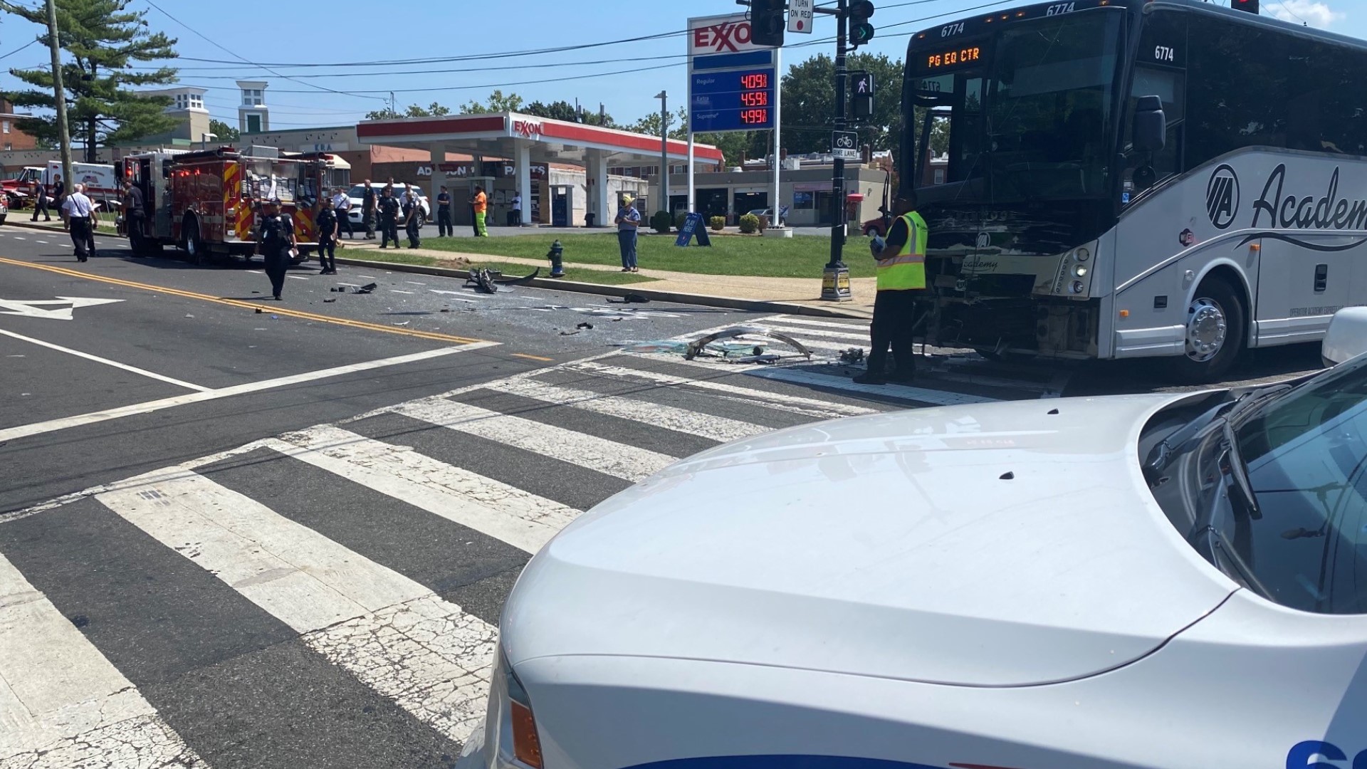 Several people injured after firetruck, tour bus collide in DC | wusa9.com