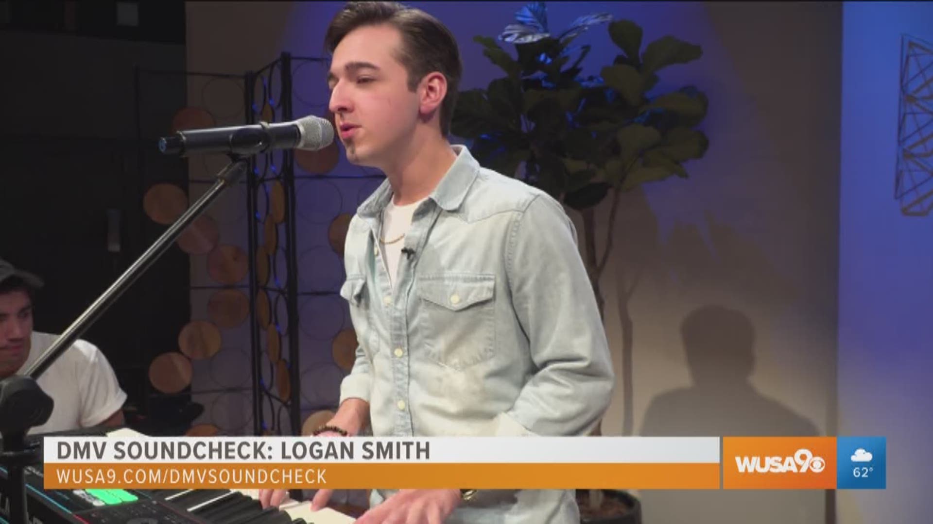 Florida native Logan Smith performs his original song "Pandora's Box" off of his soon to be released sophomore album.