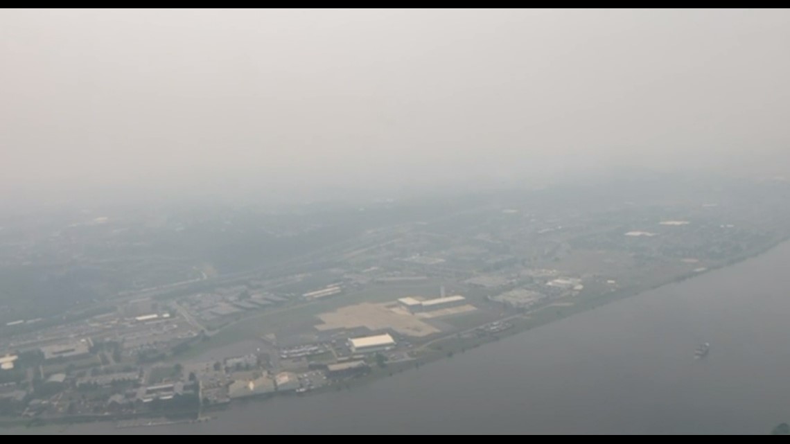 VIDEO: Plane departing from Reagan National Airport shows smoke over DMV