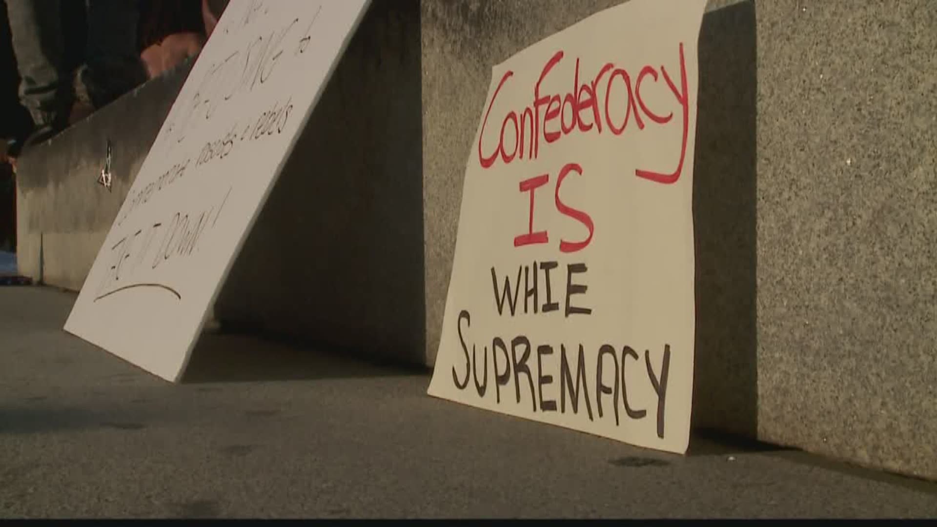 "Tear it down, tear it down," that's what hundreds of protestors were chanting at the Johnny Reb Monument in Downtown Norfolk Wednesday.